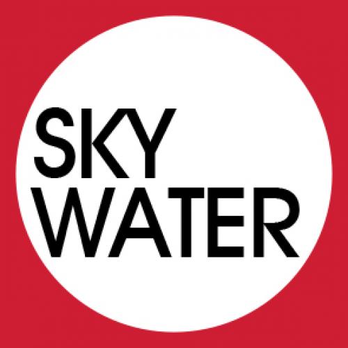 producto para aclarar el agua de la piscina